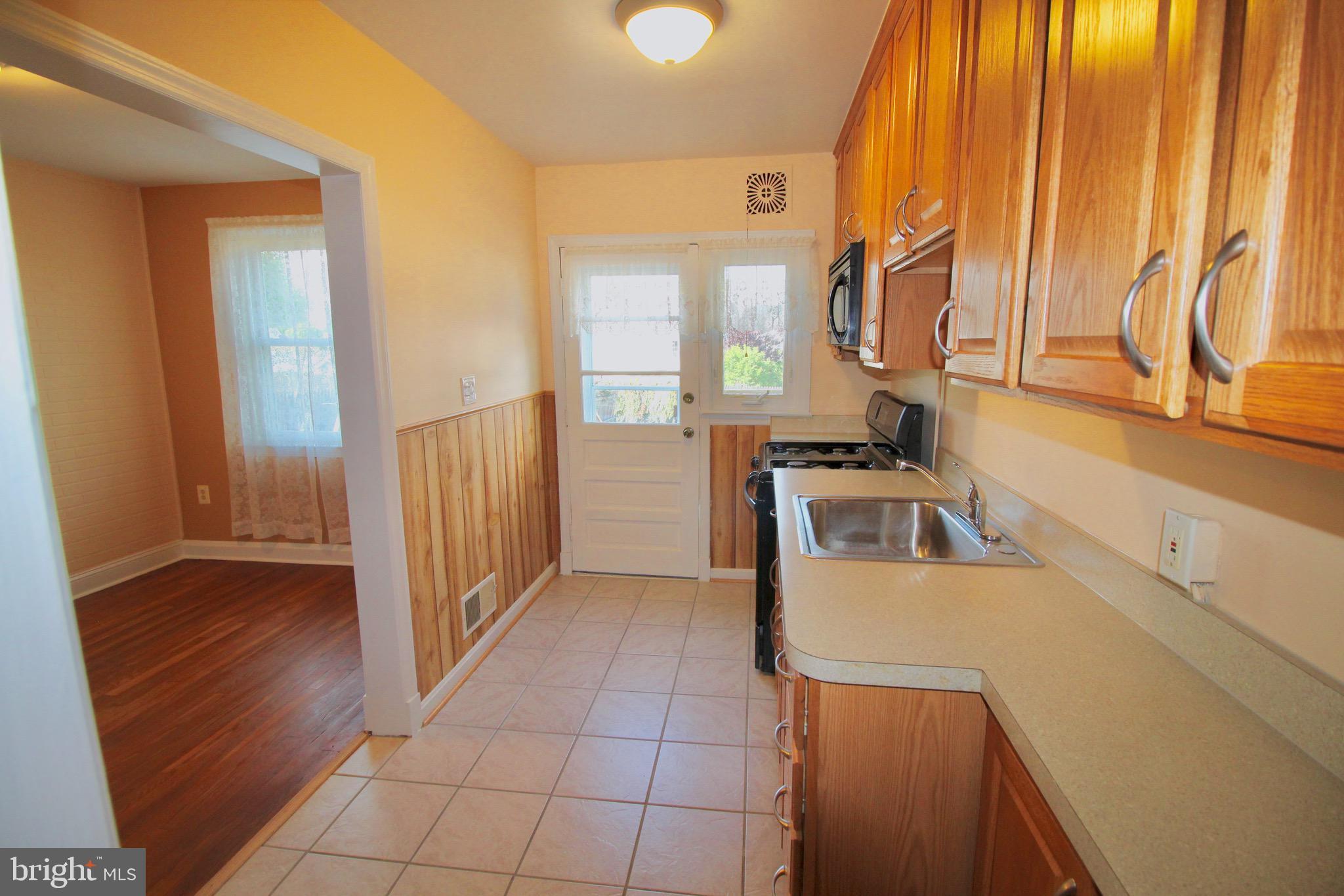 8118 Kavanagh Road Baltimore, MD 21222 - Photo 9 of 23 Kitchen
