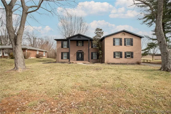 $2,500 | 2413 St Andrews Road, Jeffersonville, IN 47130