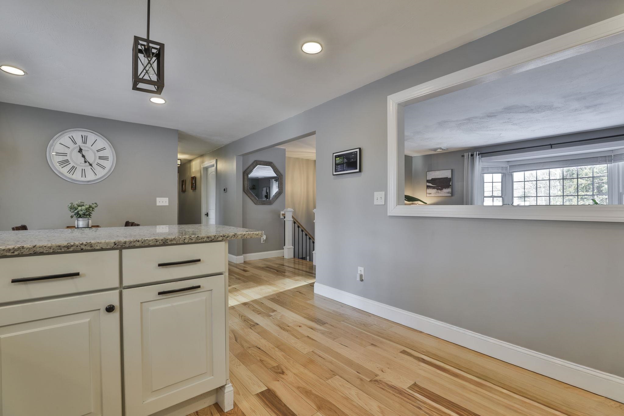 26 Sunapee Street Nashua, NH 03063 - Photo 14 of 37