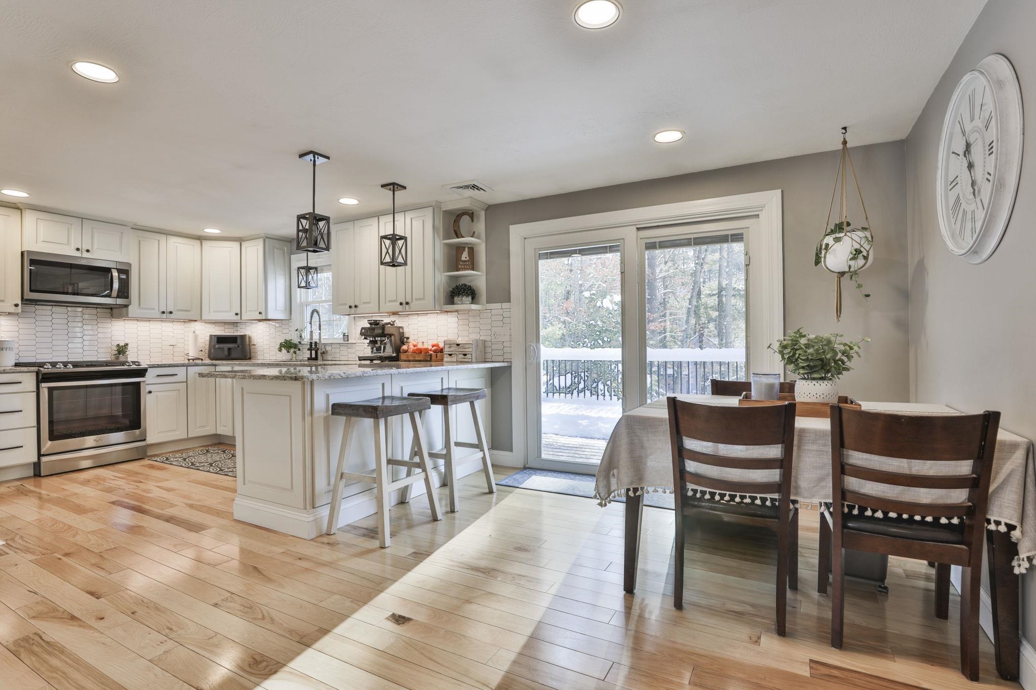 26 Sunapee Street Nashua, NH 03063 - Photo 17 of 37