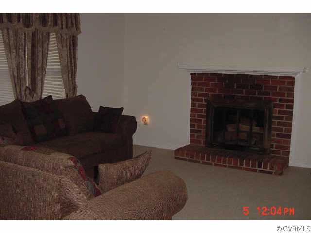 9912 Indian Point Road Richmond, VA 23237 - Photo 2 of 5 Other - Living room