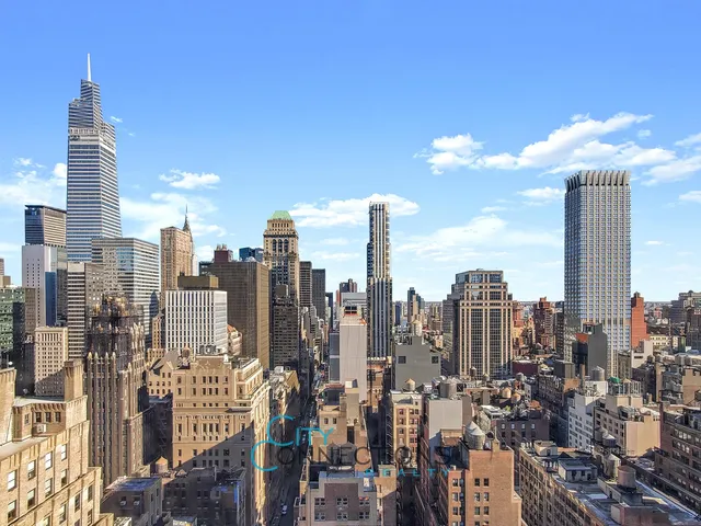 $749,000 | 100 West 39th Street, Unit 38E | Fashion District