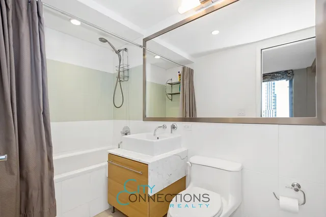 $749,000 | 100 West 39th Street, Unit 38E | Fashion District