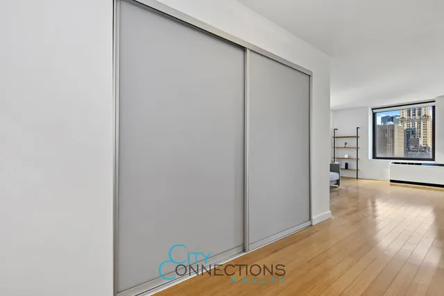 $749,000 | 100 West 39th Street, Unit 38E | Fashion District
