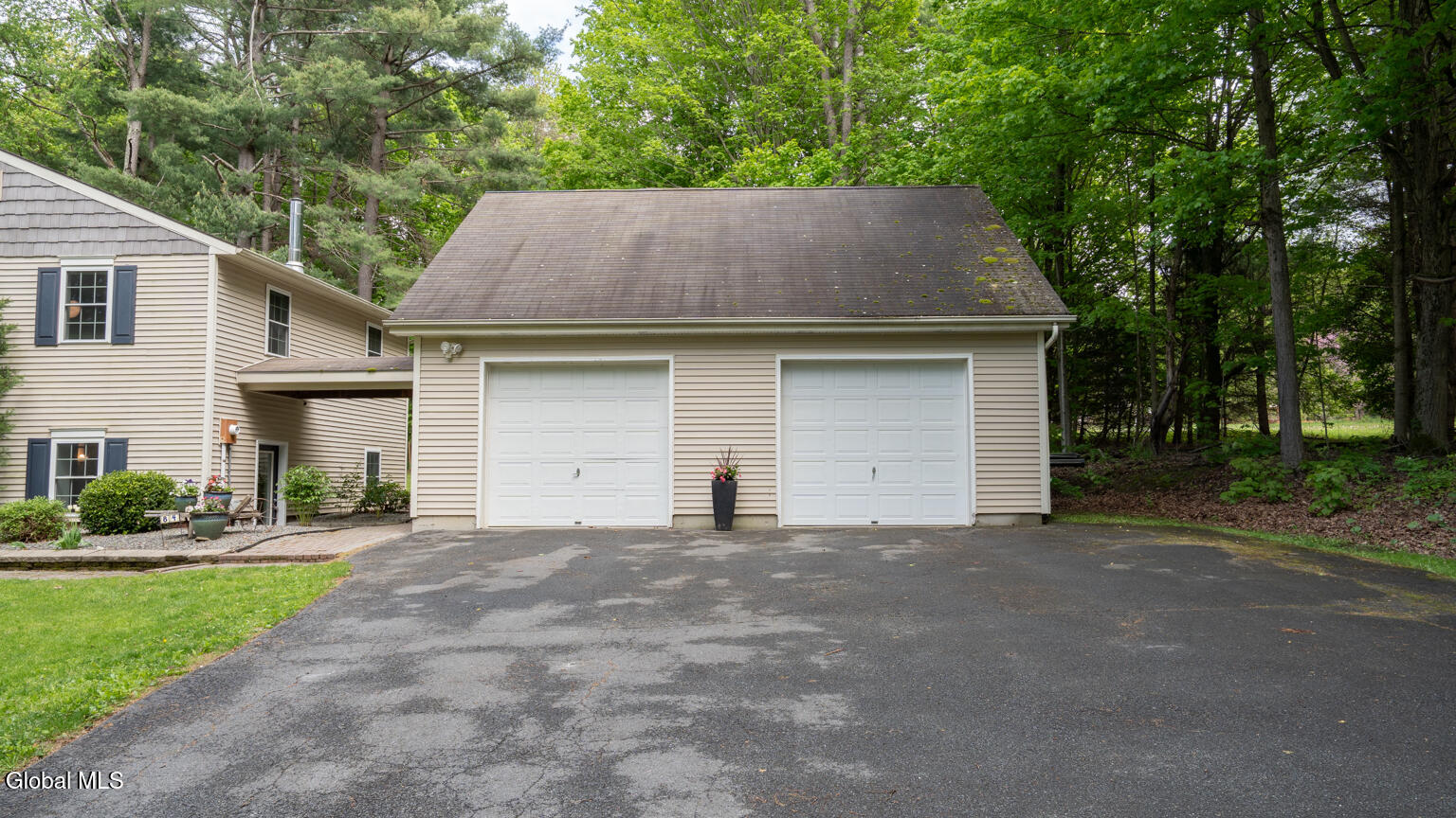 84 Jack Halloran Road Stillwater, NY 12170 - Photo 4 of 48 DSC09641