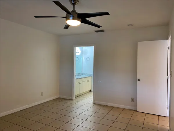$1,275 | 7807 Golf Cir Drive, Unit 306, Margate, FL 33063