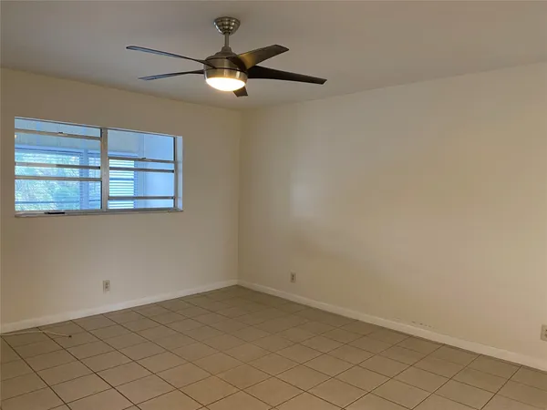 $1,275 | 7807 Golf Cir Drive, Unit 306, Margate, FL 33063