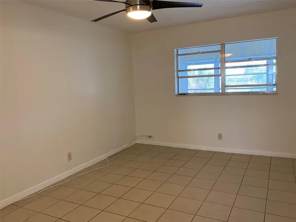 $1,275 | 7807 Golf Cir Drive, Unit 306, Margate, FL 33063
