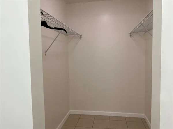 $1,275 | 7807 Golf Cir Drive, Unit 306, Margate, FL 33063