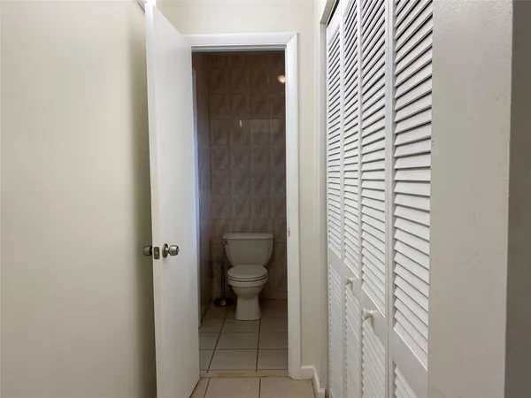 $1,275 | 7807 Golf Cir Drive, Unit 306, Margate, FL 33063