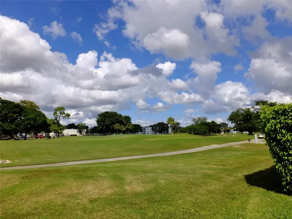 $1,275 | 7807 Golf Cir Drive, Unit 306, Margate, FL 33063