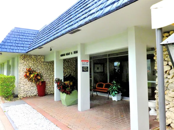 $1,275 | 7807 Golf Cir Drive, Unit 306, Margate, FL 33063