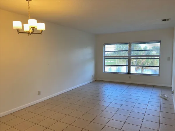 $1,275 | 7807 Golf Cir Drive, Unit 306, Margate, FL 33063