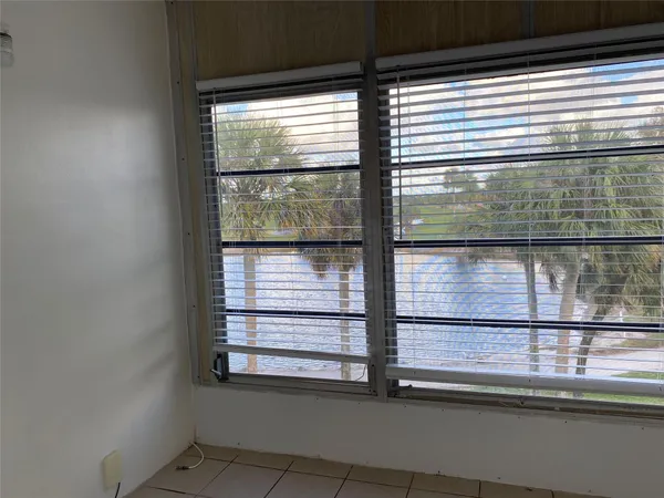 $1,275 | 7807 Golf Cir Drive, Unit 306, Margate, FL 33063