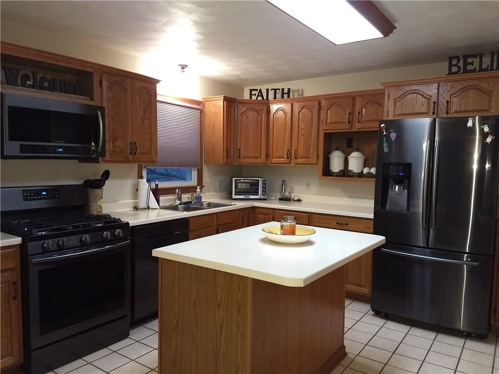 215 Rizzi Drive Irwin, PA 15642 - Photo 6 of 18 Gallery Image 6