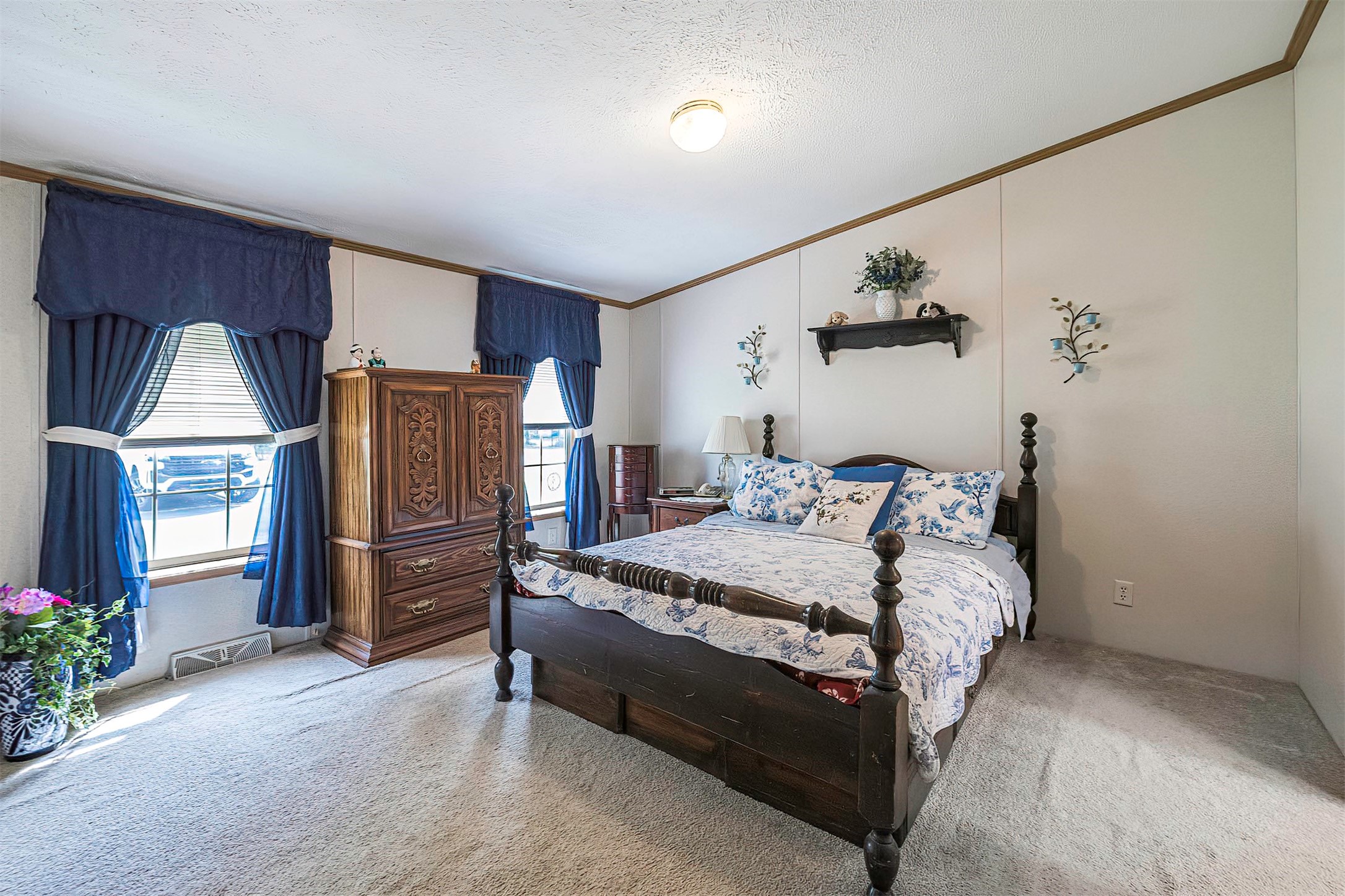 7260 Footmill Road Erie, PA 16509 - Photo 17 of 28 Master Bedroom