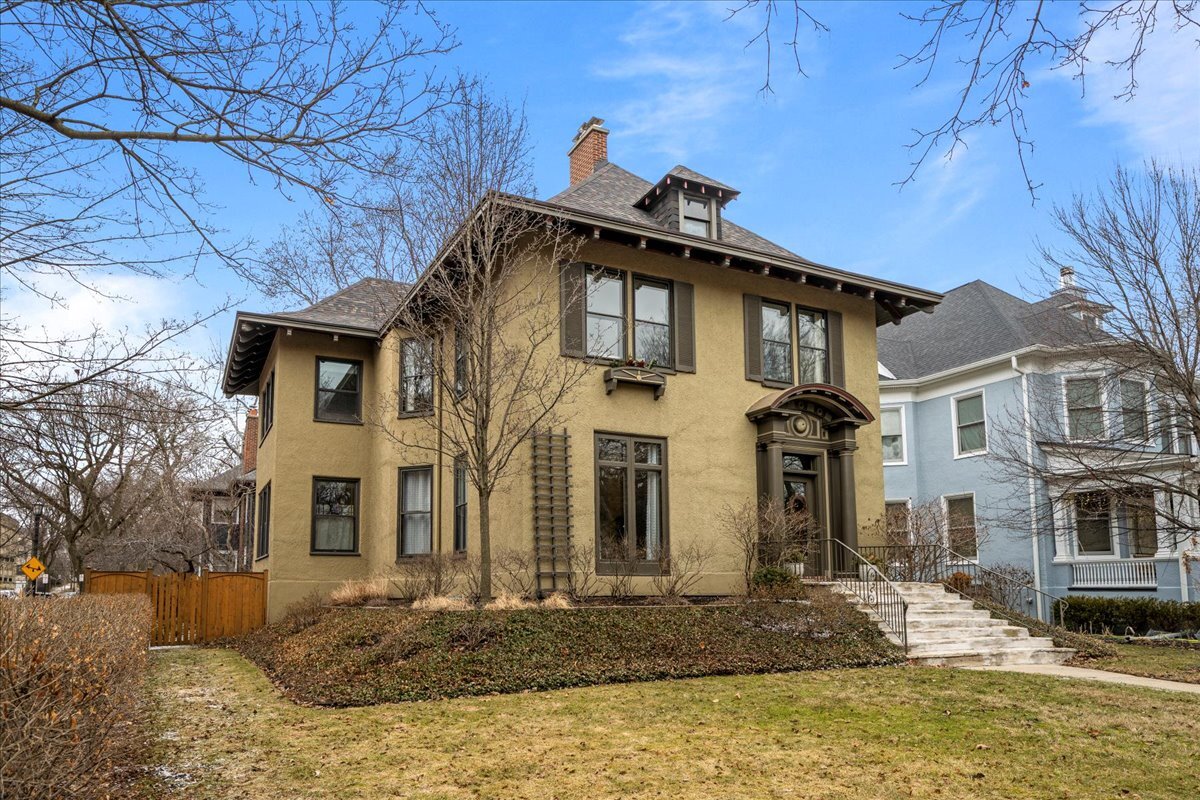 1202 Maple Avenue Evanston, IL 60202 - Photo 1 of 42