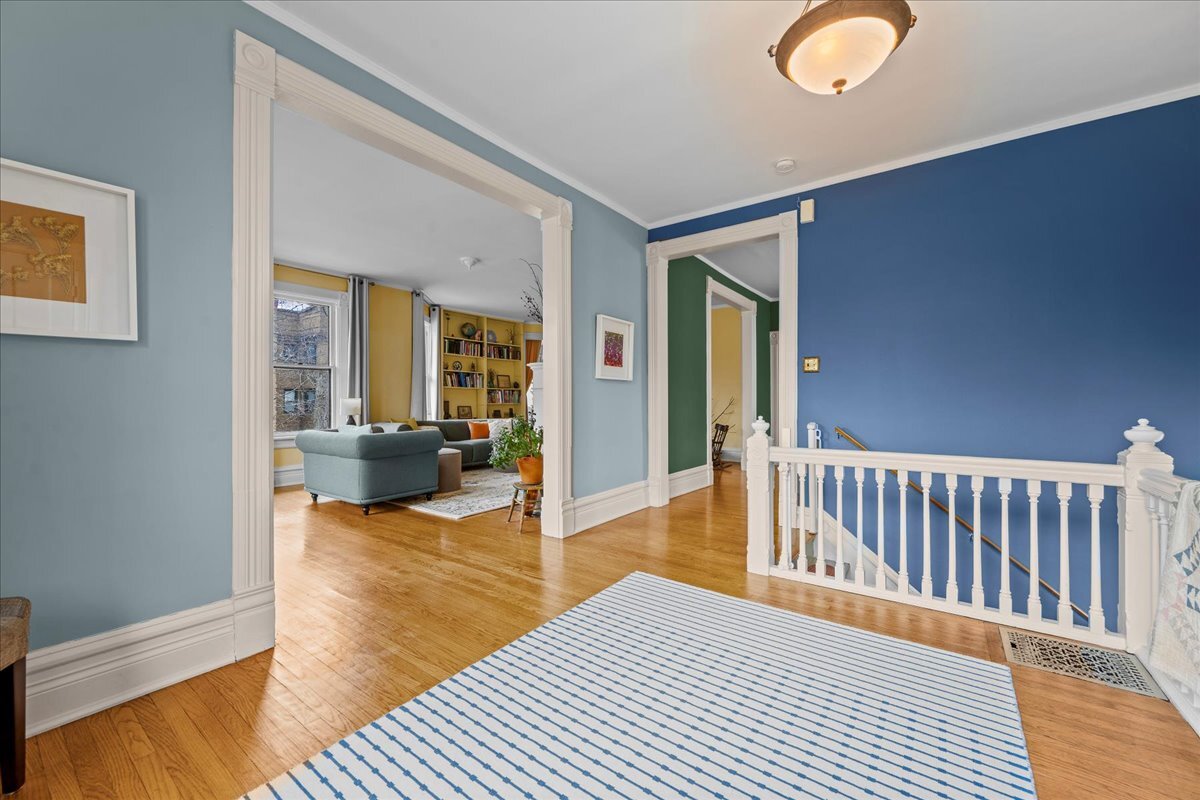 1202 Maple Avenue Evanston, IL 60202 - Photo 3 of 42