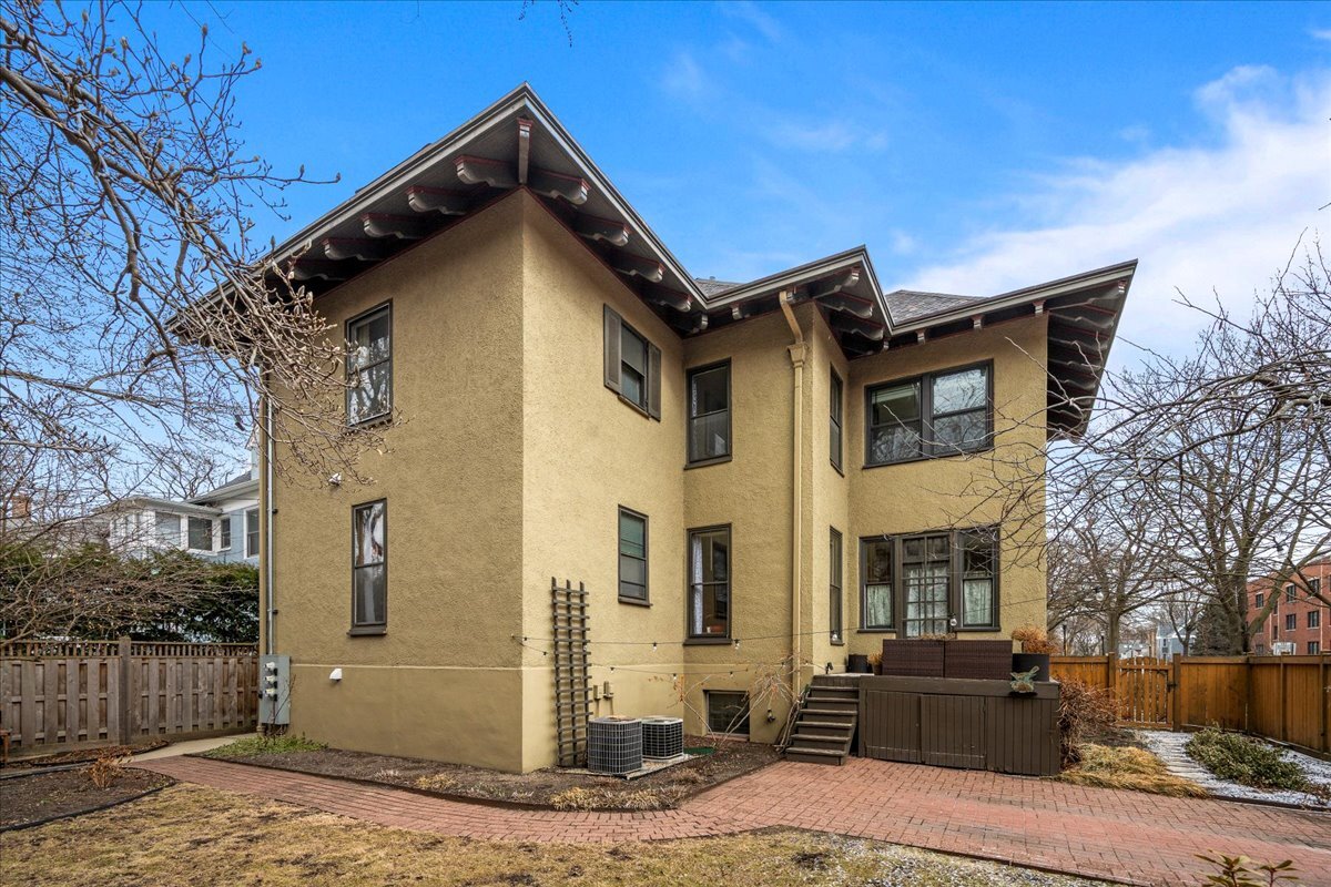 1202 Maple Avenue Evanston, IL 60202 - Photo 34 of 42