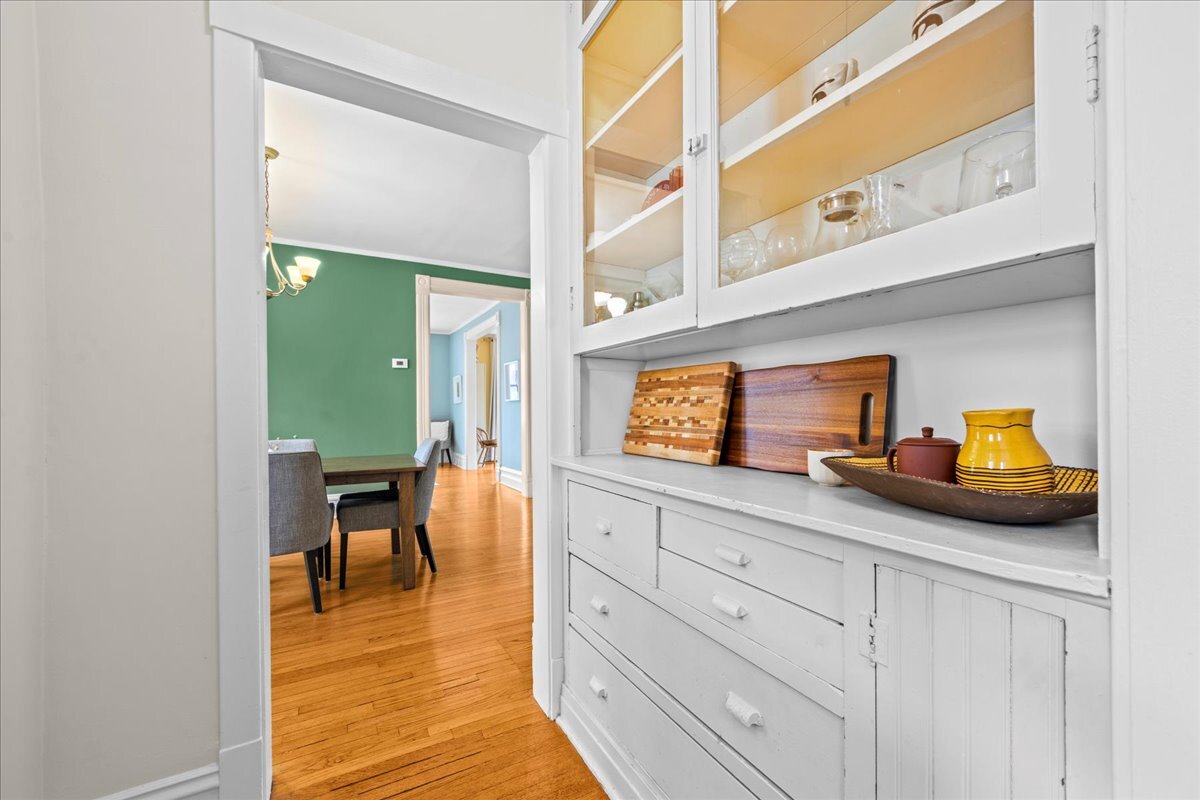 1202 Maple Avenue Evanston, IL 60202 - Photo 9 of 42