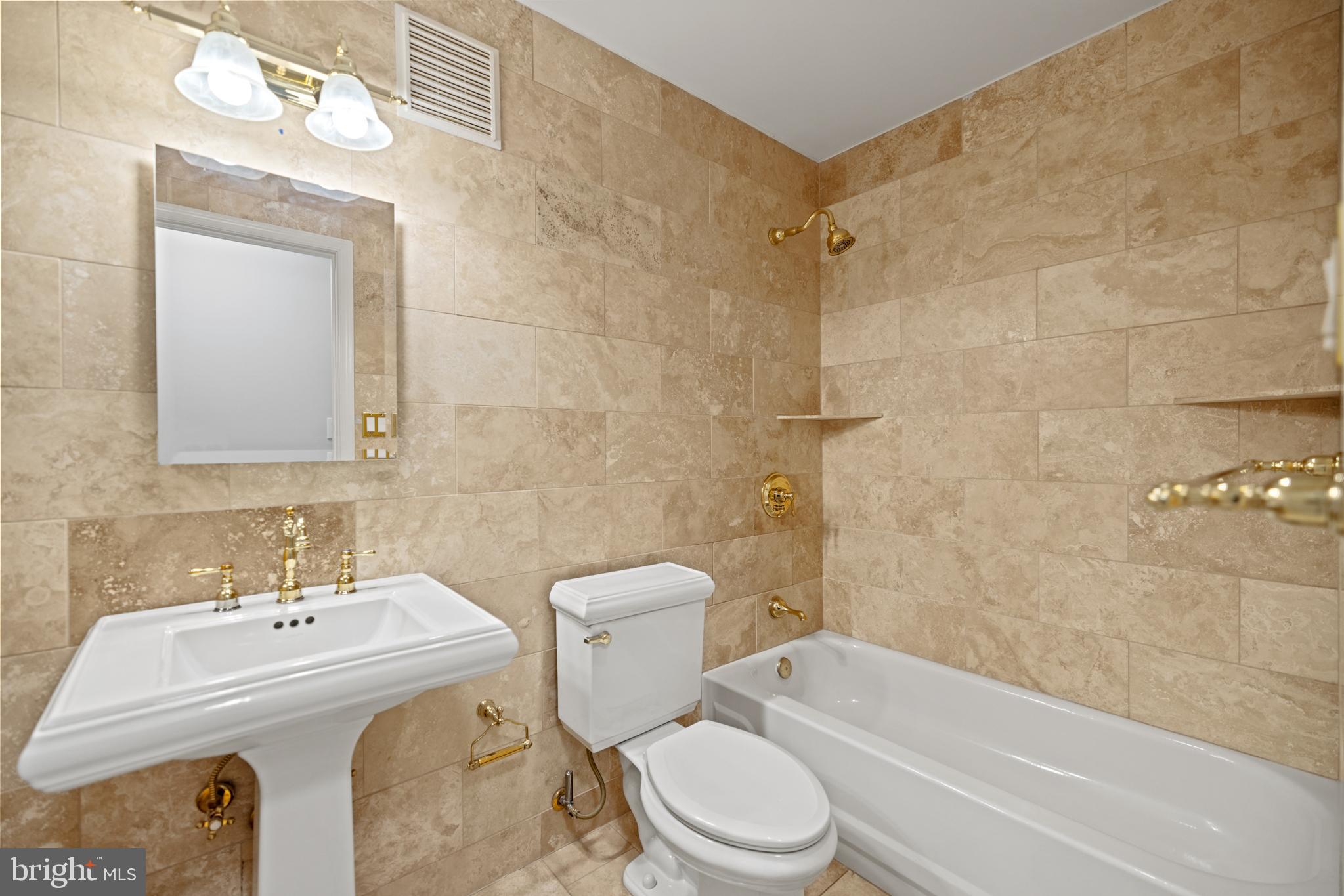 1618 Belmont Street Northwest, Unit C Washington, DC 20009 - Photo 18 of 26