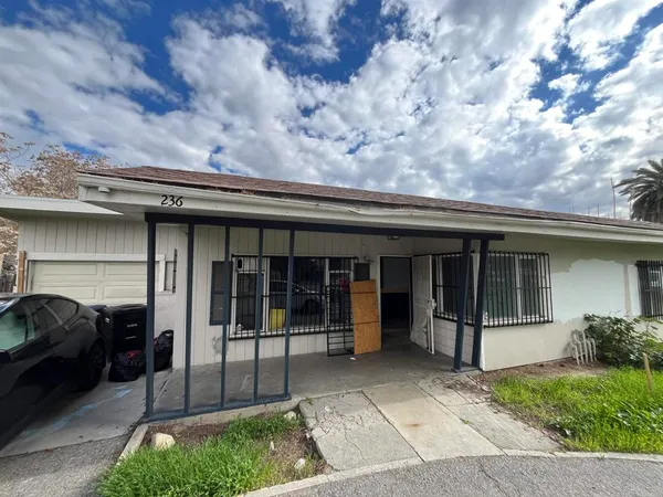 $302,000 | 236 South San Jacinto Street, Hemet, CA 92543