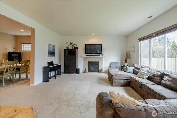 $900,000 | 14025 5th Place West, Everett, WA 98208