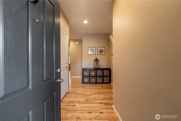 $900,000 | 14025 5th Place West, Everett, WA 98208