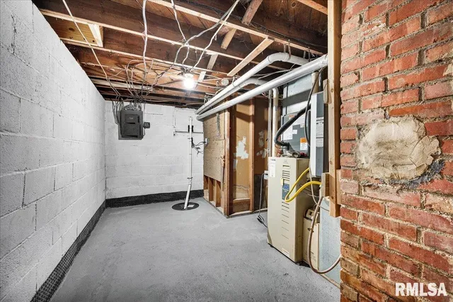 $94,900 | 1328 North Stever Avenue, West Peoria, IL 61604