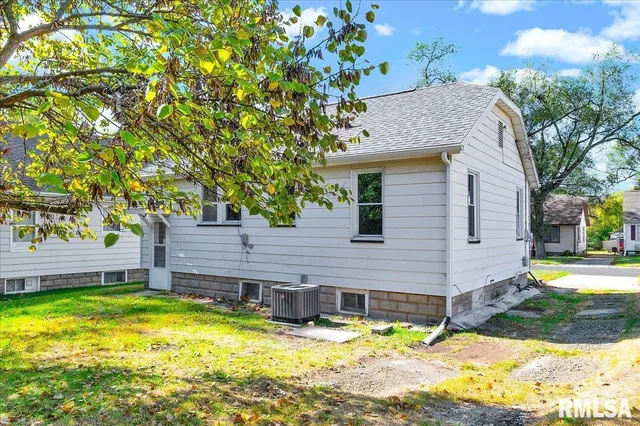 $94,900 | 1328 North Stever Avenue, West Peoria, IL 61604