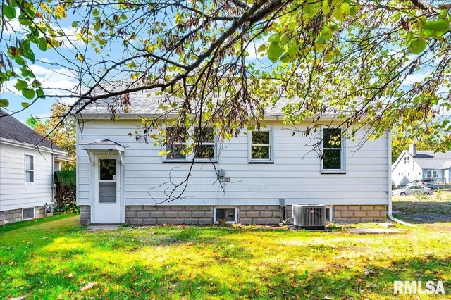 $94,900 | 1328 North Stever Avenue, West Peoria, IL 61604