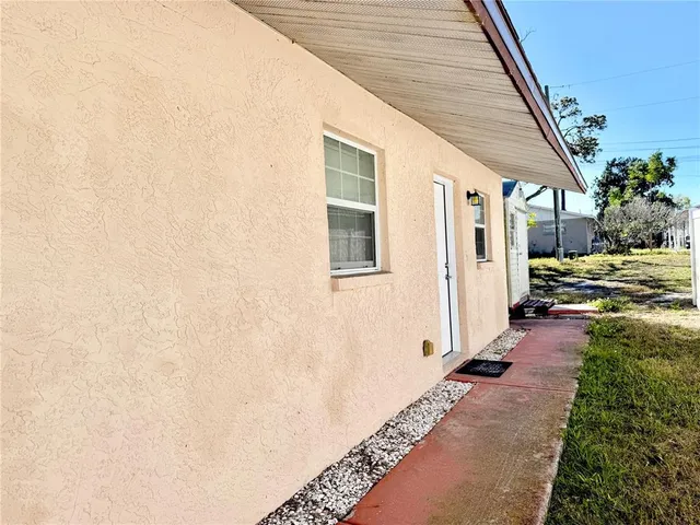 $1,500 | 5828 Gulf Drive, New Port Richey, FL 34652