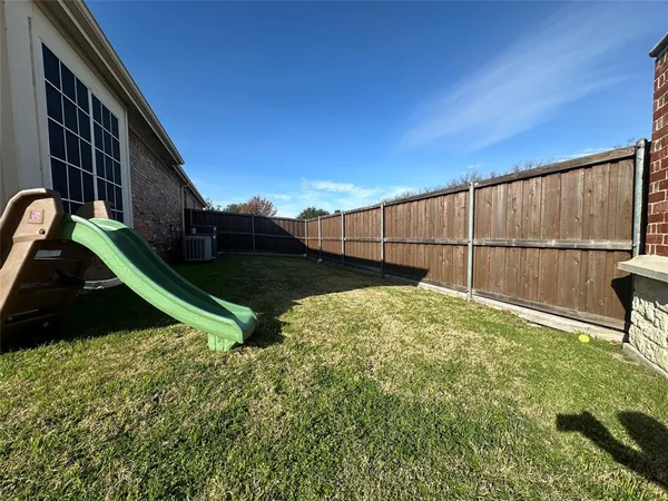 $3,195 | 740 Bonnie Court, Murphy, TX 75094