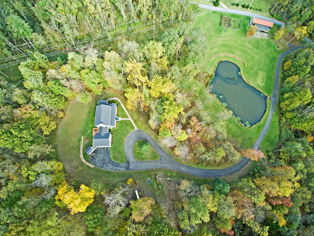 327 Orme Road Ligonier, PA 15658 - Photo 4 of 25