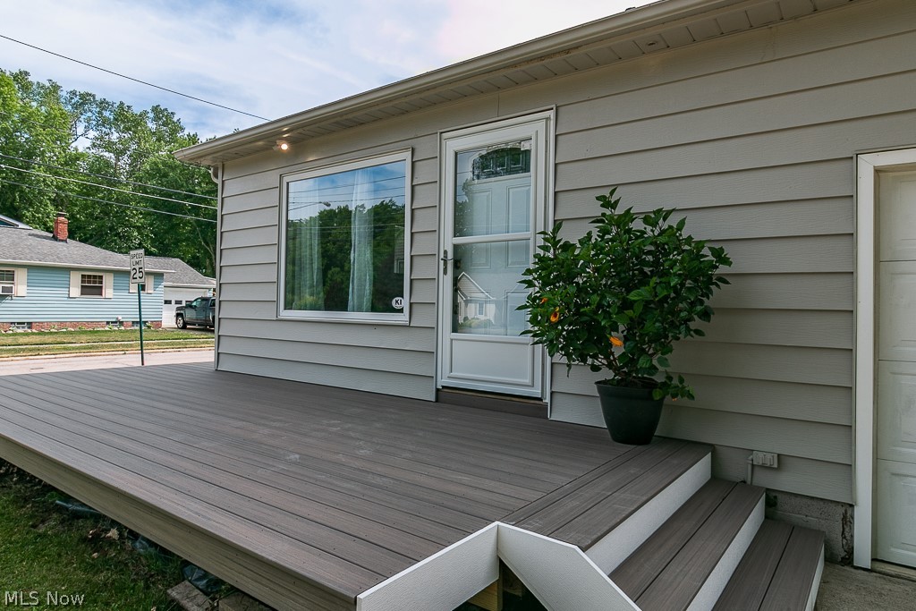 2426 Rockefeller Road Wickliffe, OH 44092 - Photo 2 of 27