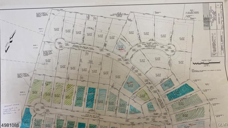 30 Mountain View Road Phillipsburg, NJ 08865 - Photo 3 of 12 a bathroom with a shower