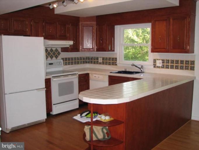 698 Appomattox Road East Davidsonville, MD 21035 - Photo 6 of 14 Kitchen #2