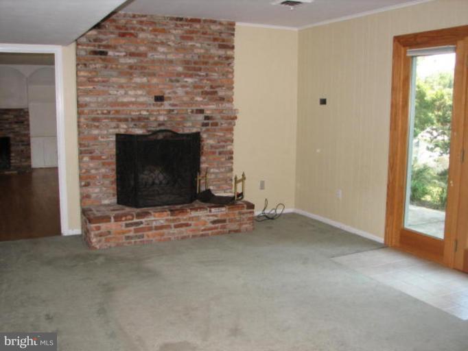 698 Appomattox Road East Davidsonville, MD 21035 - Photo 8 of 14 Den