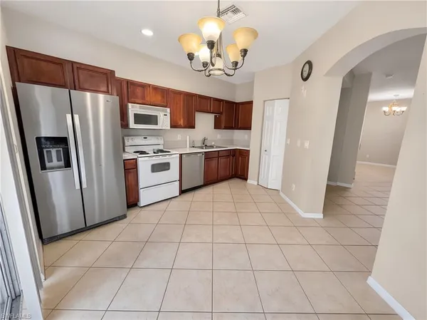 $2,100 | 9706 Roundstone Circle, Fort Myers, FL 33967
