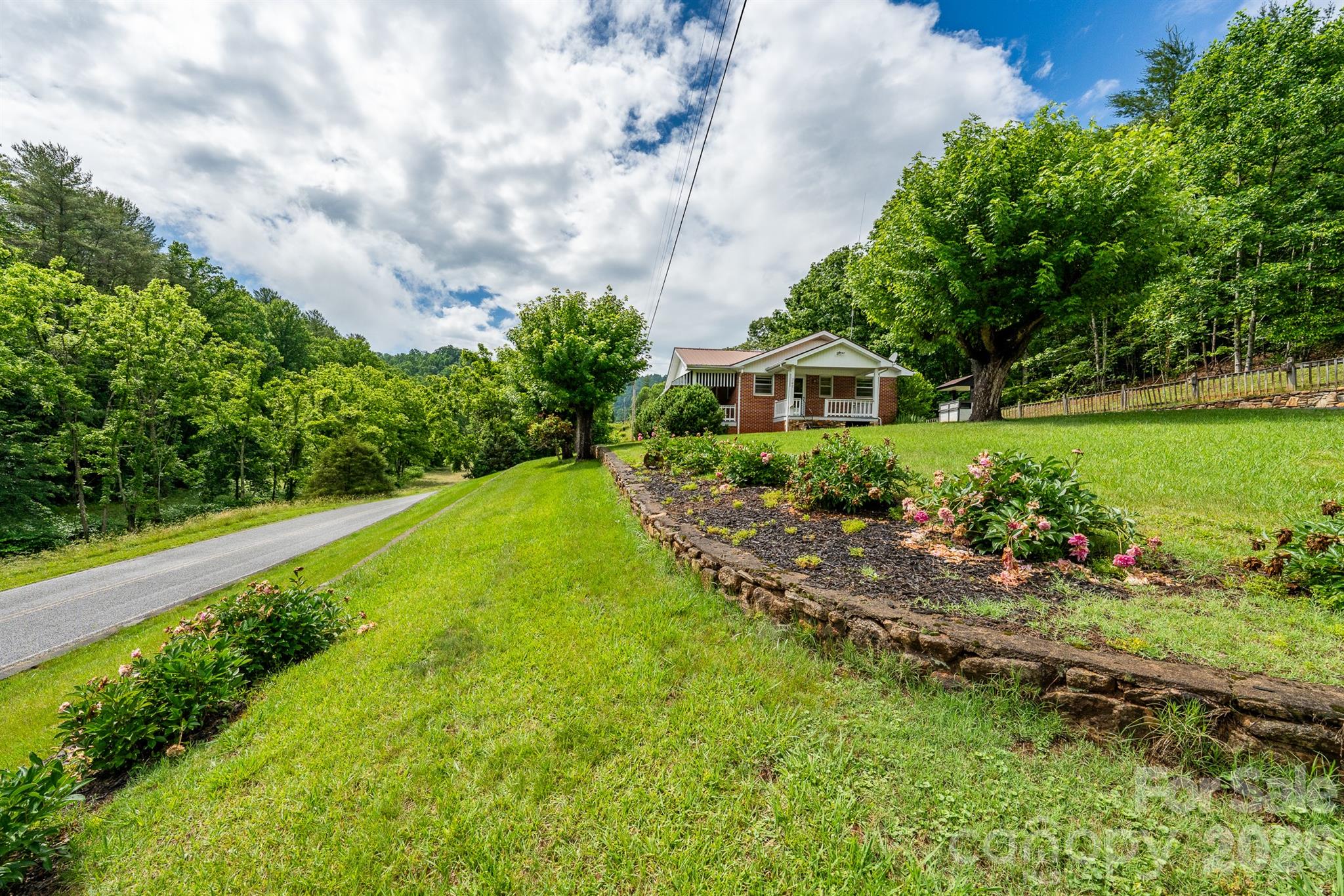 302 Sprinkle Branch Road Marshall, NC 28753 - Photo 13 of 38