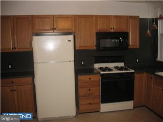7208 Sommers Road Philadelphia, PA 19138 - Photo 4 of 8 Kitchen
