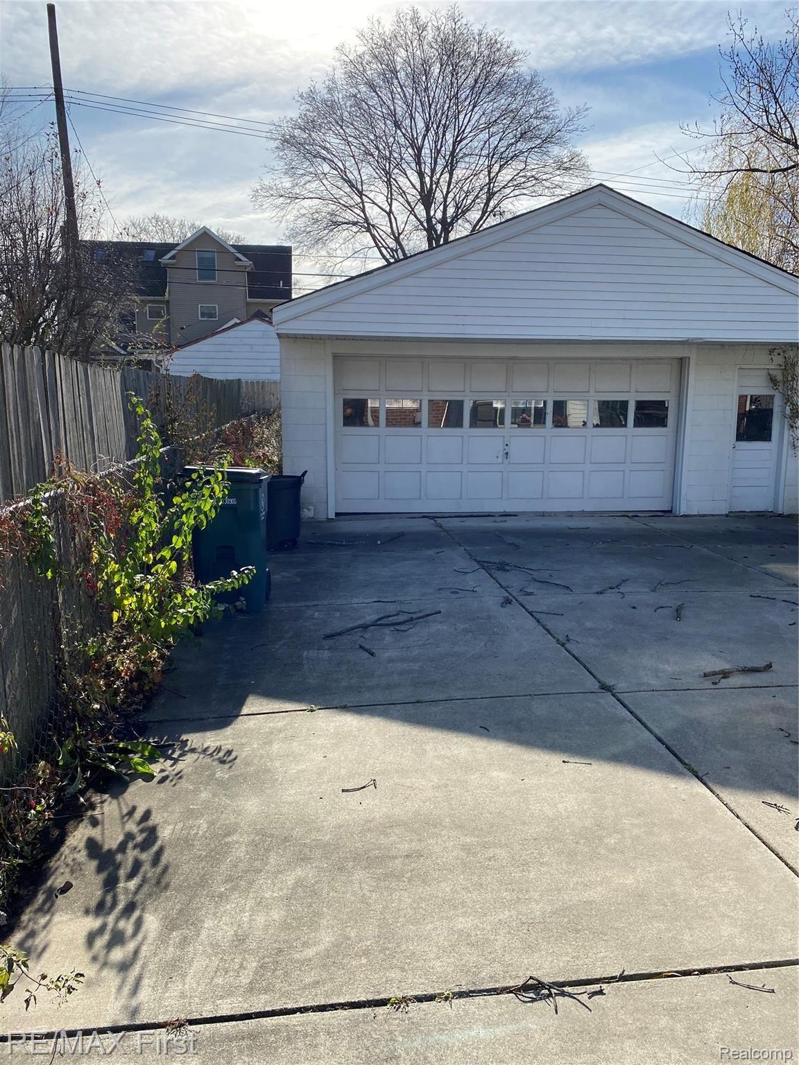 123 Normandy Road Royal Oak, MI 48073 - Photo 67 of 88 F7339D71-4A23-43A7-A0E2-2F45A29FA509.jpeg