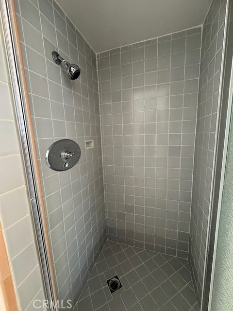 4137 1/2 Warner Boulevard Burbank, CA 91505 - Photo 12 of 14 a bathroom with a shower