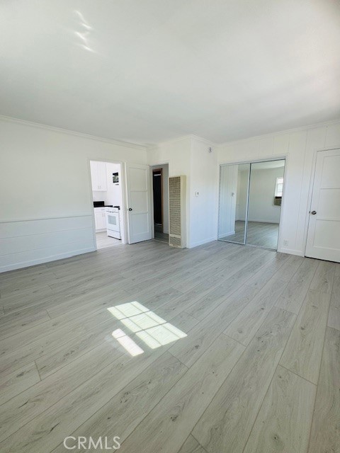 4137 1/2 Warner Boulevard Burbank, CA 91505 - Photo 4 of 14 a view of empty room with wooden floor