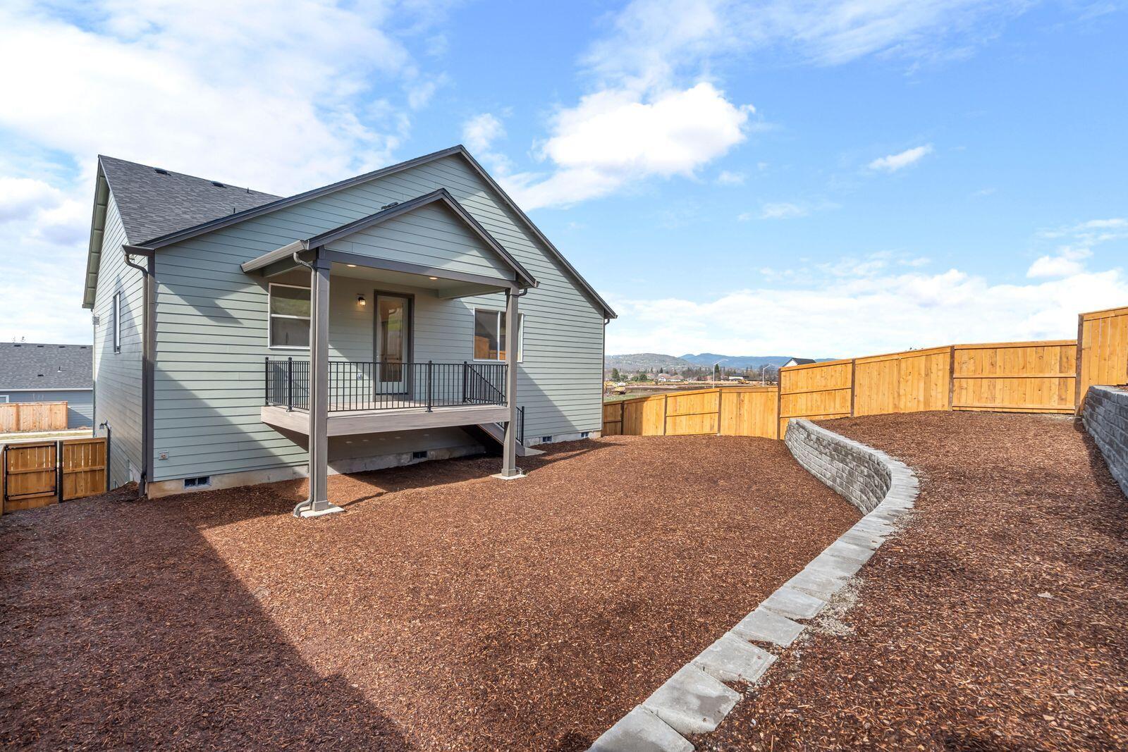 671 Old Waverly Way, Unit 21 Eagle Point, OR 97524 - Photo 28 of 28 27