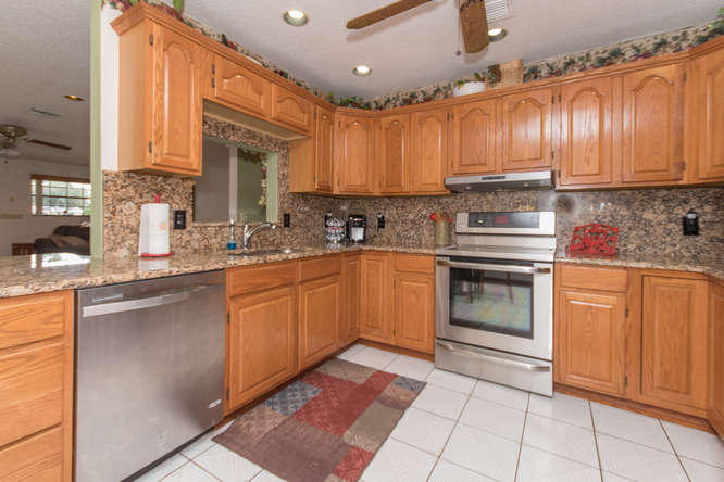 5527 2nd Road Lake Worth, FL 33467 - Photo 3 of 16 Kitchen 1