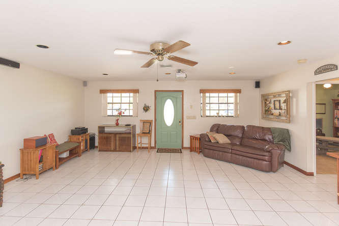 5527 2nd Road Lake Worth, FL 33467 - Photo 6 of 16 Living Room