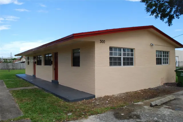 $1,700 | 300 Northwest 5th Terrace, Unit 1, Hallandale Beach, FL 33009