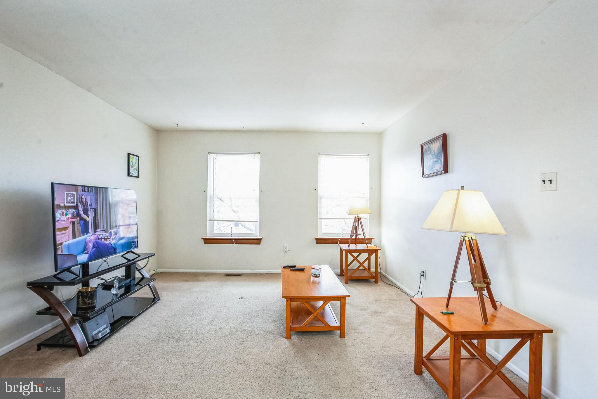 12069 Abby Road Philadelphia, PA 19154 - Photo 16 of 30 Second Floor - Living room