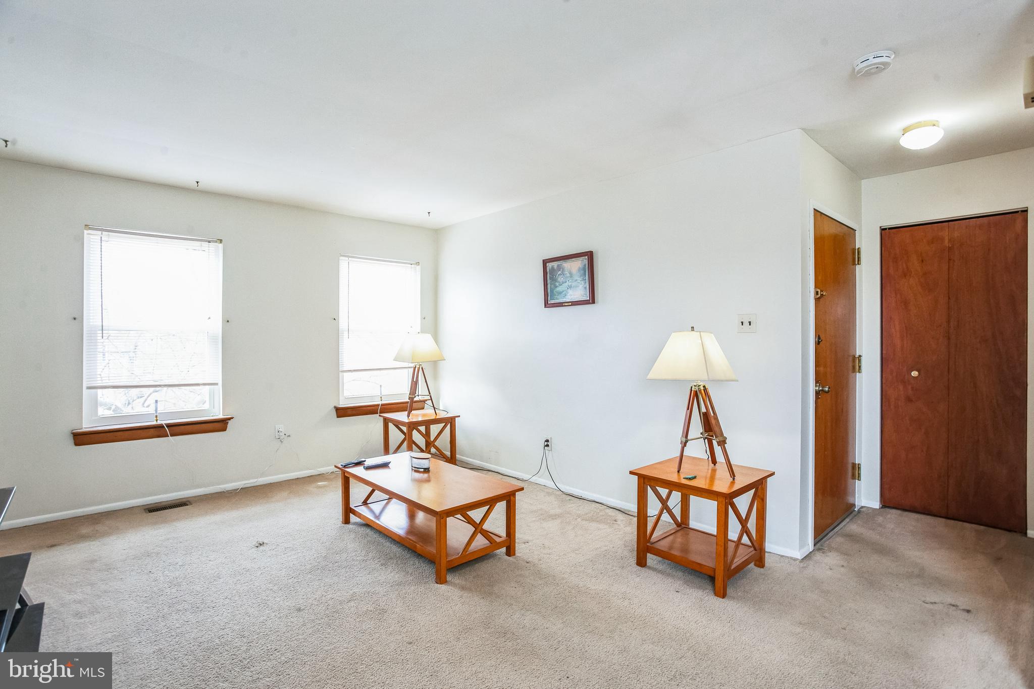 12069 Abby Road Philadelphia, PA 19154 - Photo 17 of 30 Second Floor -Living room